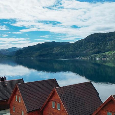 Preikestolen Panorama - Seaside Apartments Jorpeland Exterior photo