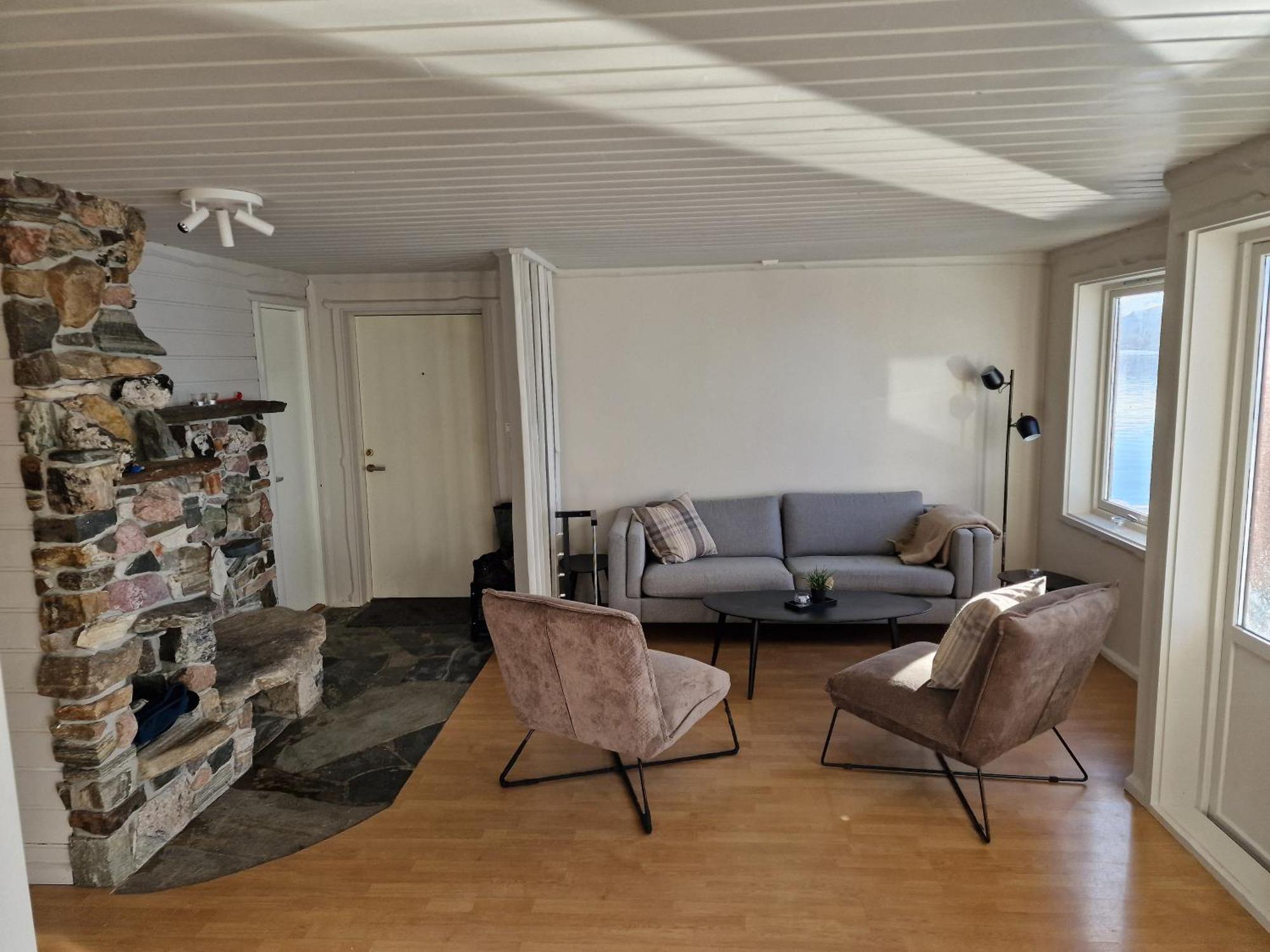 Preikestolen Panorama - Seaside Apartments Jorpeland Room photo